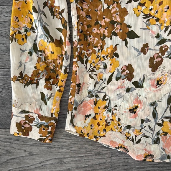 🌼ZARA🌼 Floral Plisse Button-Down Blouse, Size M - Picture 8 of 10